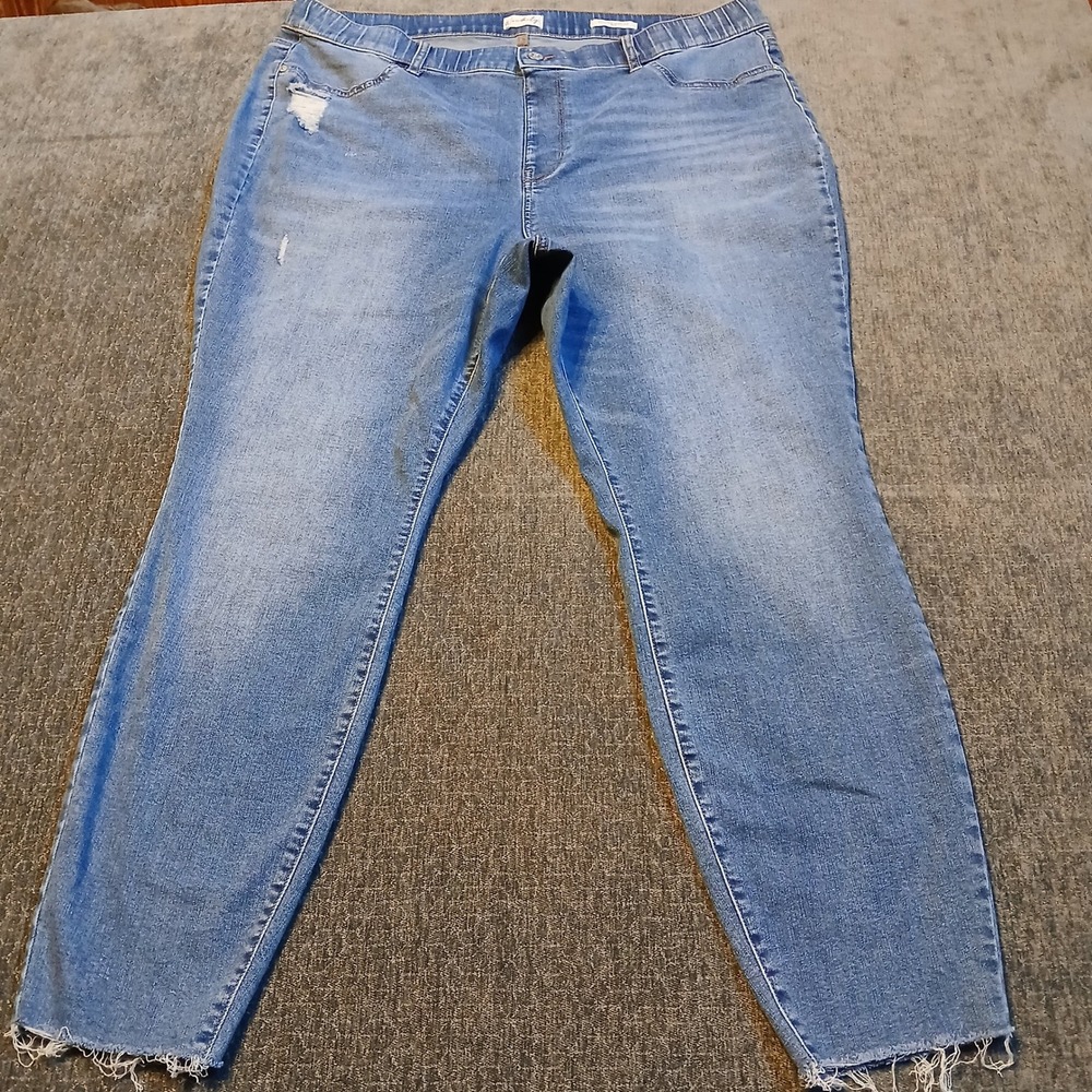 Wonderly Womens Pull On Jegging 20W Medium Wash Distressed Raw Hem
